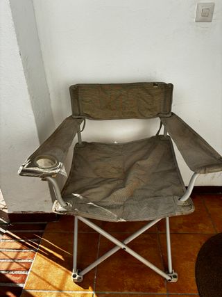2 sillas plegables Quechua Decathlon tamaño S y XL
