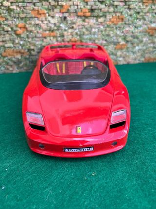 Ferrari Mythos 1:18 Guiloy