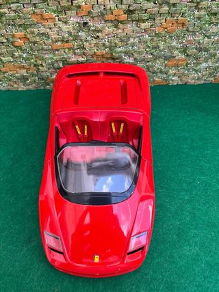 Ferrari Mythos 1:18 Guiloy