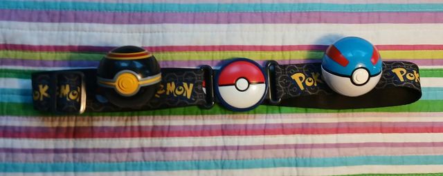 Lote de artículos Pokémon