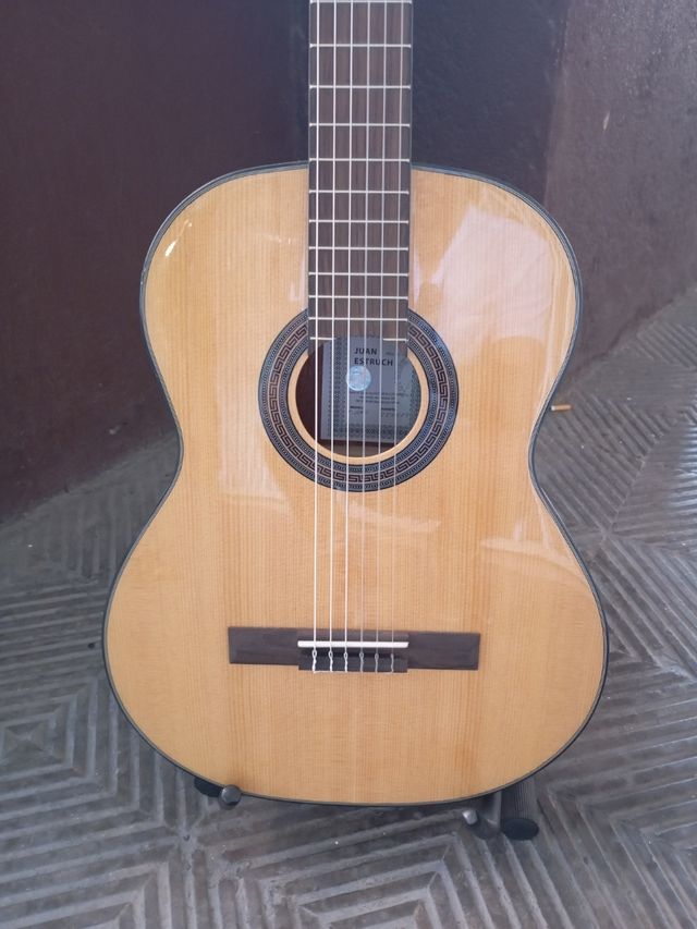 Guitarra Clásica Estruch modelo T1000