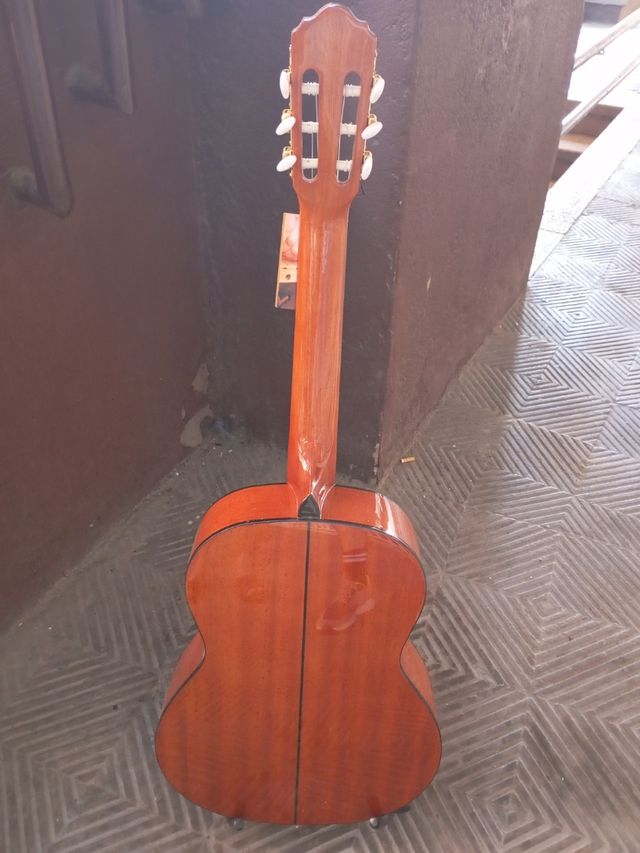 Guitarra Clásica Estruch modelo T1000