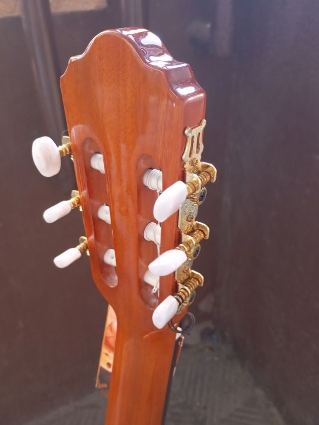 Guitarra Clásica Estruch modelo T1000