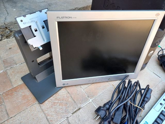 PC DELL + monitor LG + teclado + raton