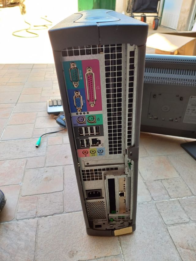 PC DELL + monitor LG + teclado + raton