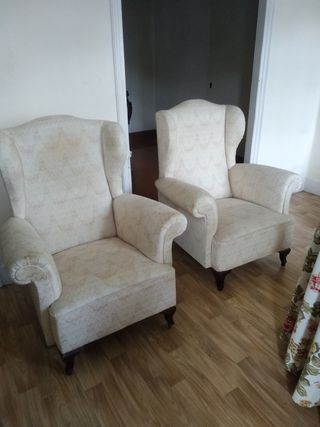 Dos sofas orejeros.Regalo. A RECOGER ESTE FINDE