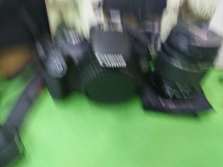 Canon EOS 1300D + objetivo EF-S 18-55 III KIT