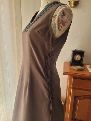 Traje medieval de mujer