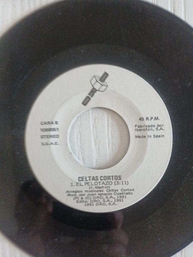 SINGLES CELTAS CORTOS