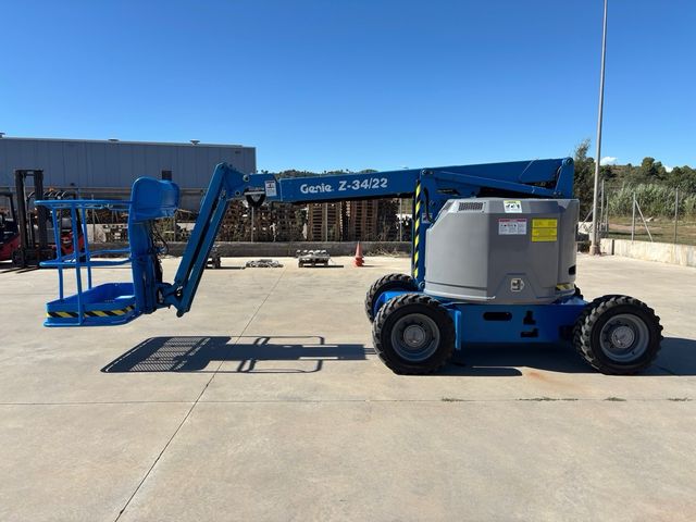 PLATAFORMA ARTICULADA DIESEL GENIE Z34/22 IC 
