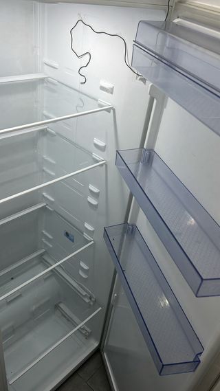 Nevera 
Beko vertical
