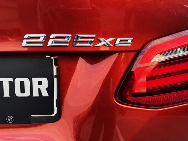 BMW Serie 2 Active Tourer 225xe iPerformance con TECHO SOLAR...