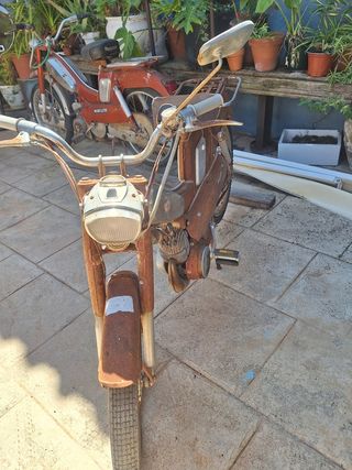 Moto Mobylette Antigua