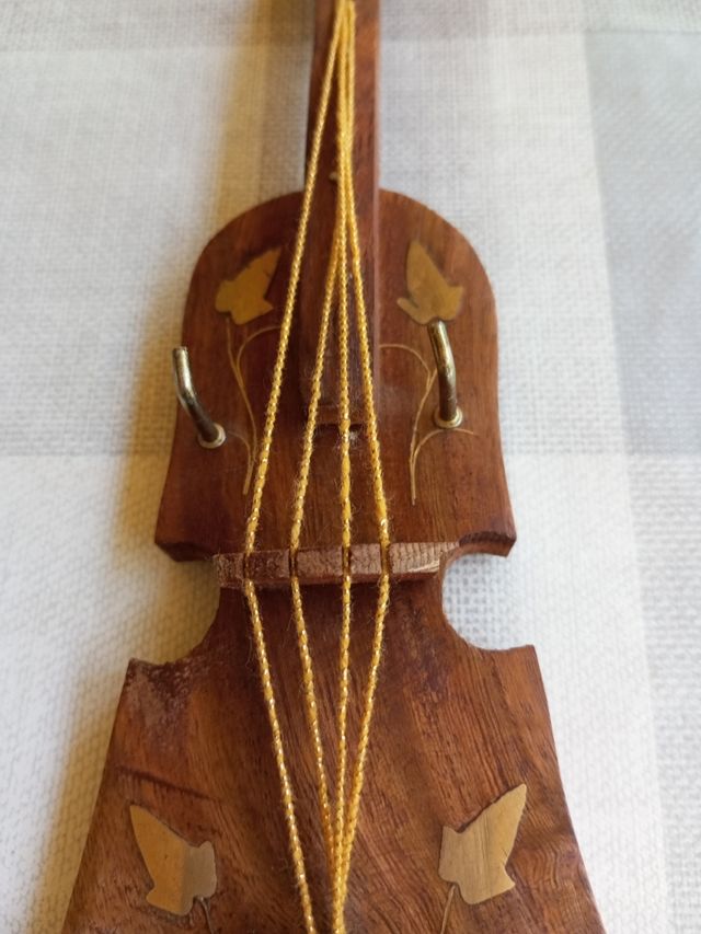 Porta llaves forma violín madera artesanal