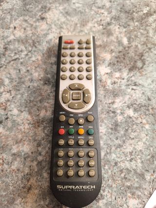 TV plana Supratech 28" negra