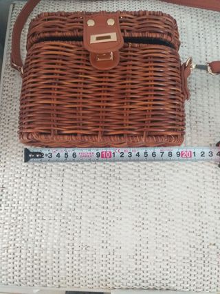 Bolso baúl marrón nuevo de fórmula joven.