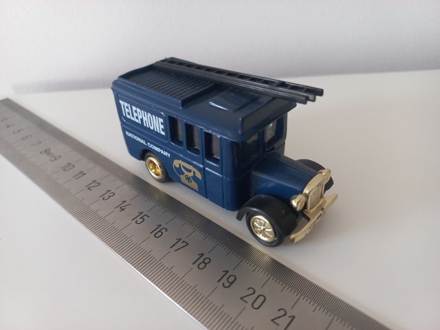 Camión clásico compañía telefónica