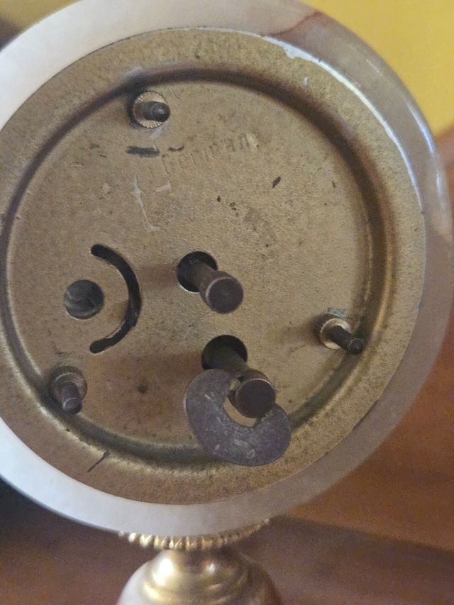 Reloj de mármol antiguo