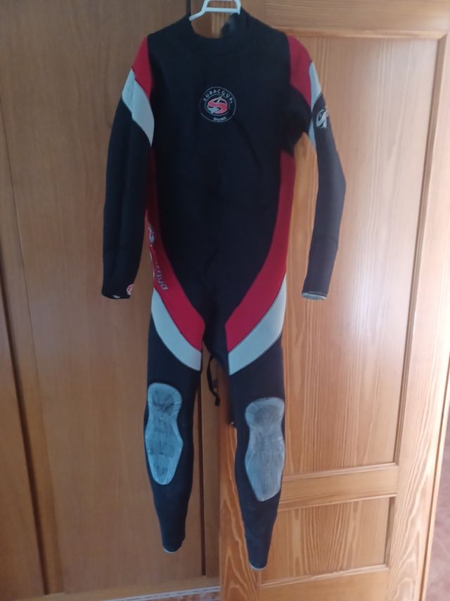Traje neopreno  buceo  talla 5-6