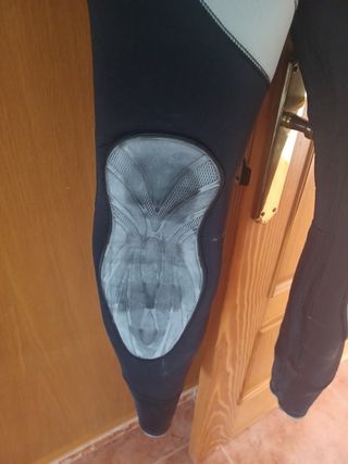 Traje neopreno  buceo  talla 5-6 
