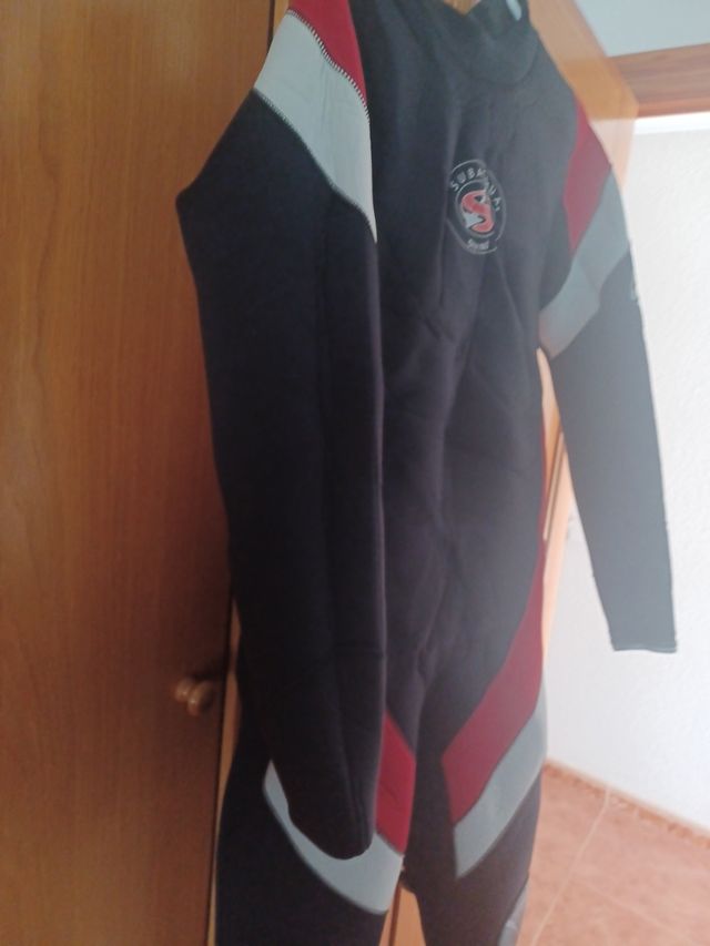 Traje neopreno  buceo  talla 5-6