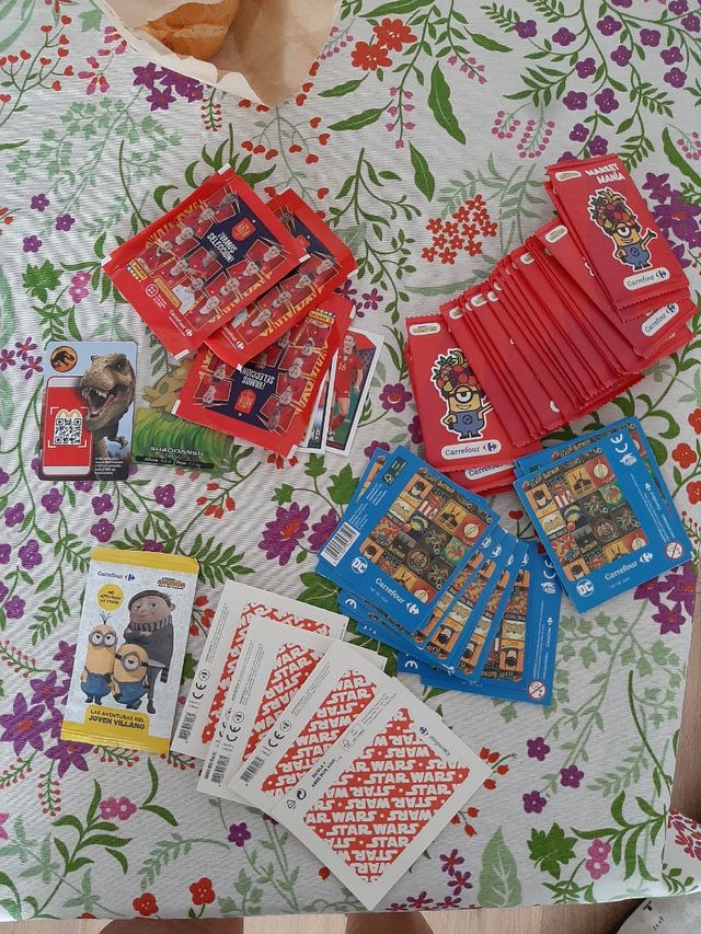 46 + 6 Sobres cromos Carrefour: Sticht, Minions,