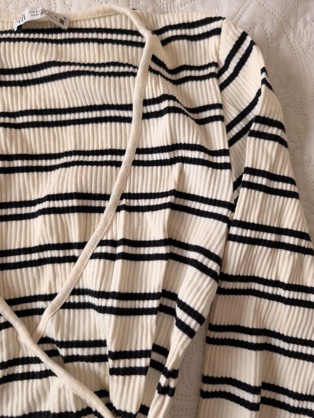 Top Zara rayas blanco-negro T-S