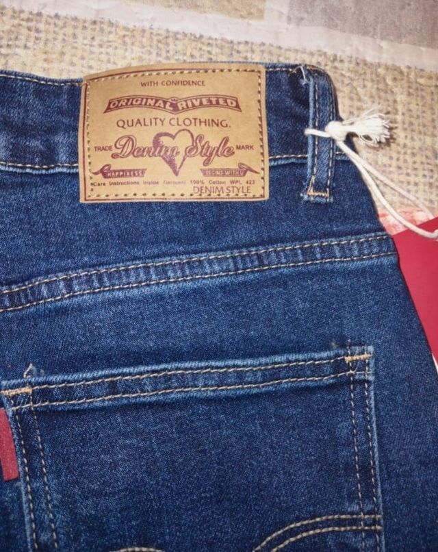 Jeans dipinti a mano