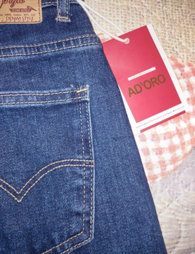 Jeans dipinti a mano