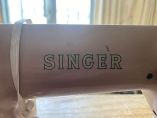Máquina de coser Singer Antigua