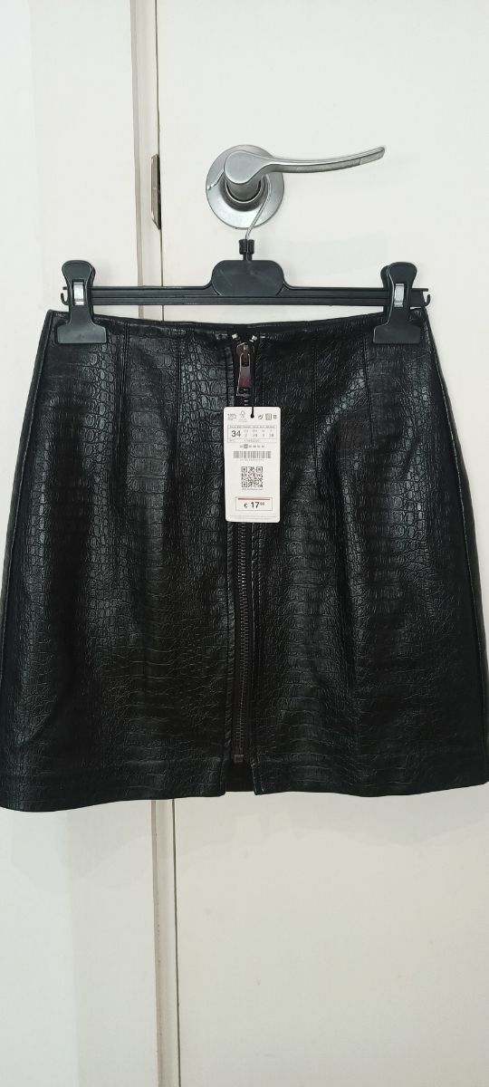 Falda Zara serpiente negra - XS