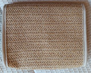 Bolso paja con cadena dorada