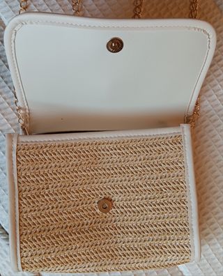 Bolso paja con cadena dorada