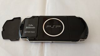 PSP 3004 Sony negra rebajada. Funda, cargador, etc