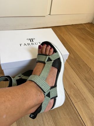 Sandalias Farrutx plataforma Mambo Pitón verde