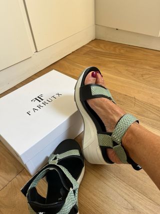 Sandalias Farrutx plataforma Mambo Pitón verde