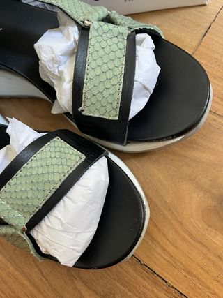 Sandalias Farrutx plataforma Mambo Pitón verde