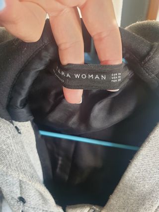 Abrigo Zara Gris XL con capucha