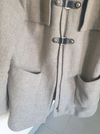 Abrigo Zara Gris XL con capucha