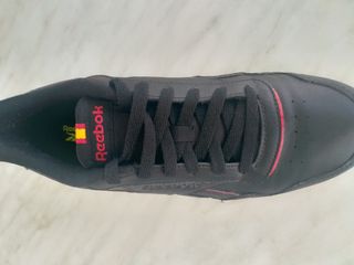 Zapatillas Reebok Classic - Negras/Rojas