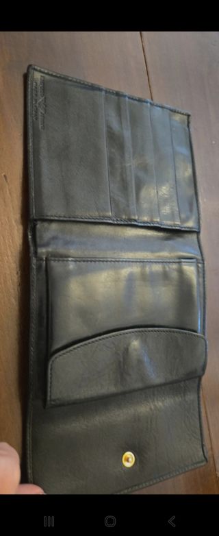 Portafoglio Emporio Armani - Pelle
Puro vintage 
