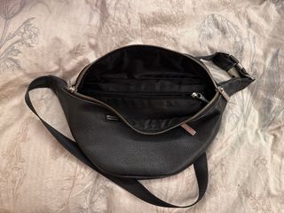 Riñonera Igermann Piel Negra