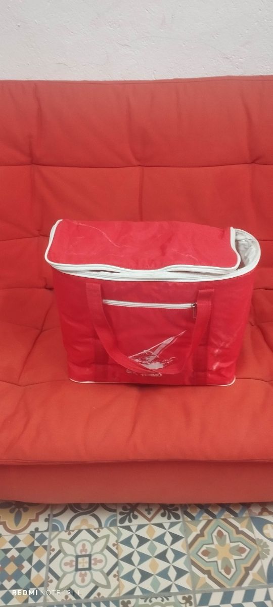 Nevera portátil roja grande