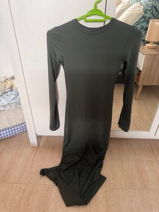Vestido Bershka verde oliva talla XS