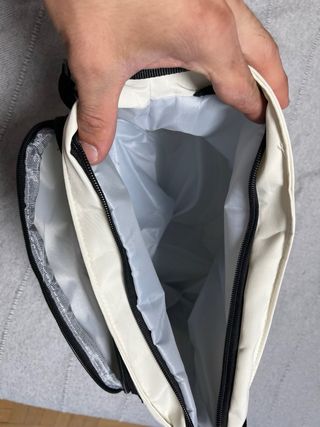 Bandolera Nike blanca y negra