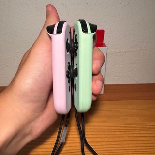 Joycon Nintendo Switch lilla verde scatola