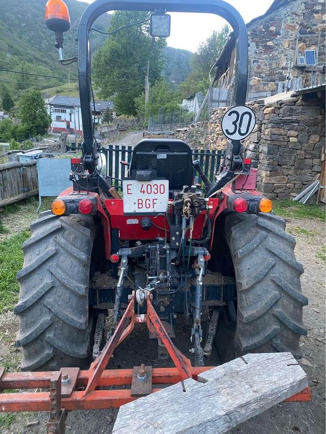 Tractor Branson 5820R 60cv - 2013