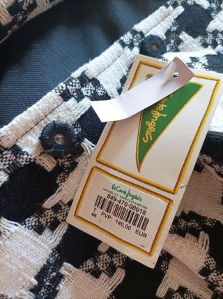 Chaqueta con etiqueta