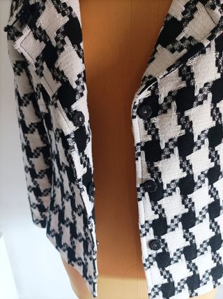 Chaqueta con etiqueta