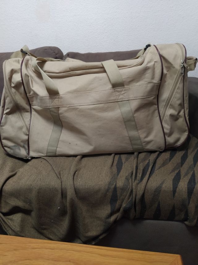 Bolso de viaje beige